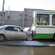 На Камчатке в ДТП с маршрутным такси пострадало шесть человек
