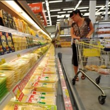 Кремль связывает подорожание продуктов с «ростом цен на корма»