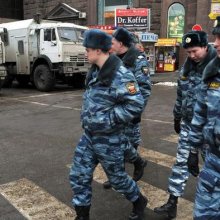 В Москве задержали троих полицейских за вымогательство взятки