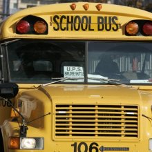 Во Флориде в школьный автобус врезался грузовик, пострадали 10 человек