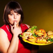 Ученые: Пищевое поведение современных женщин является неадекватным