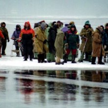 С льдины на Байкале сняли первую группу рыбаков