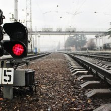 В Ставропольском крае под колесами поезда погибла 12-летняя девочка