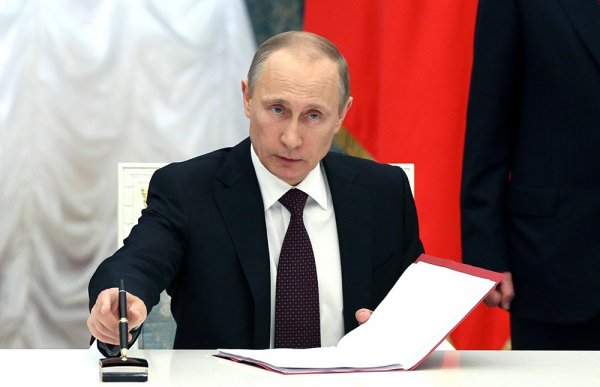 Путин подписал закон о приостановлении договора о ЗСТ с Украиной