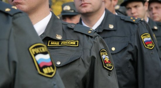 Полицейские избили мужчину за громкую музыку в Ростовской области