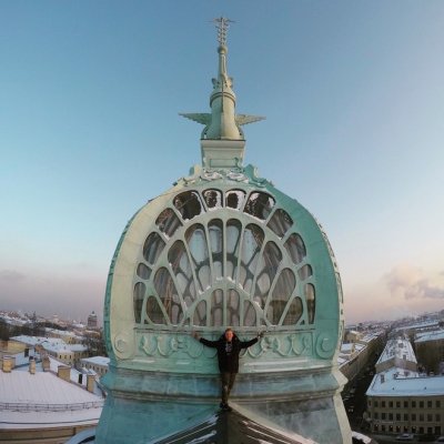 В Петербурге скончался руфер, упавший с крыши католической церкви
