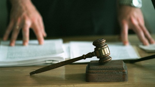 В суде Казани обвиняемый в педофилии мужчина вспорол себе живот