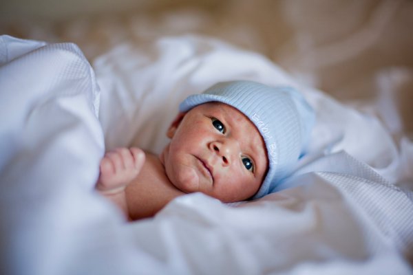 1467007642_newborn-baby.jpg