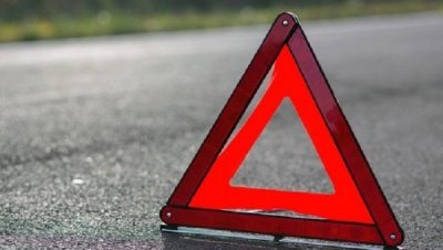 Пассажирская маршрутка в Екатеринбурге врезалась в автомобиль
