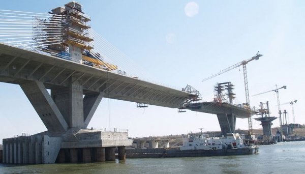 В Интернете появилось видео со строительства Крымского моста