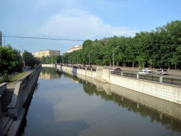 В Москве ГИБДД перекрыло движение в радиусе реки Яузы из-за ее выхода из берегов