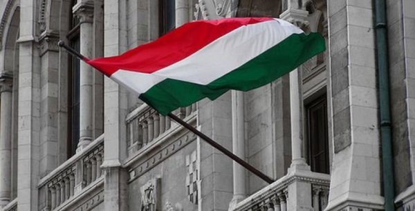 Венгрия построит еще одно заграждения на границе с Сербией