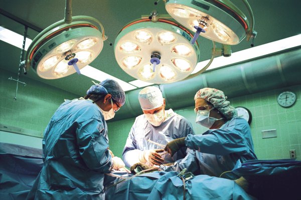 Главой клиники в Ростове-на-Дону стал хирург, забывший иголку в теле пациента