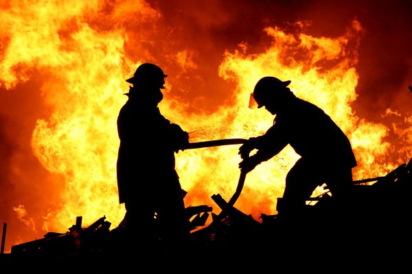 В Ростовской области мужчина погиб в результате пожара на заводе