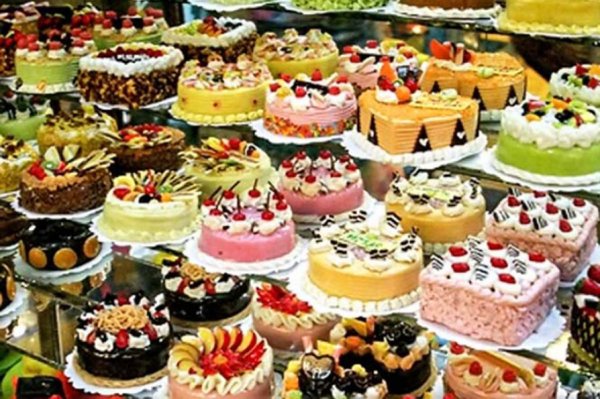 В Ленобласти нужен работник, способный каждый день съедать 2,5 килограмма торта за 120 тысяч рублей