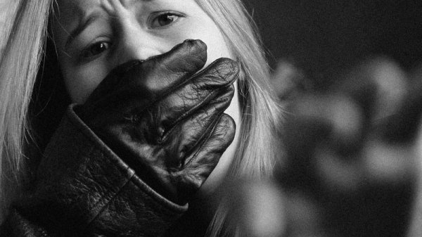 Девушку изнасиловали в центре Москвы на глазах прохожих