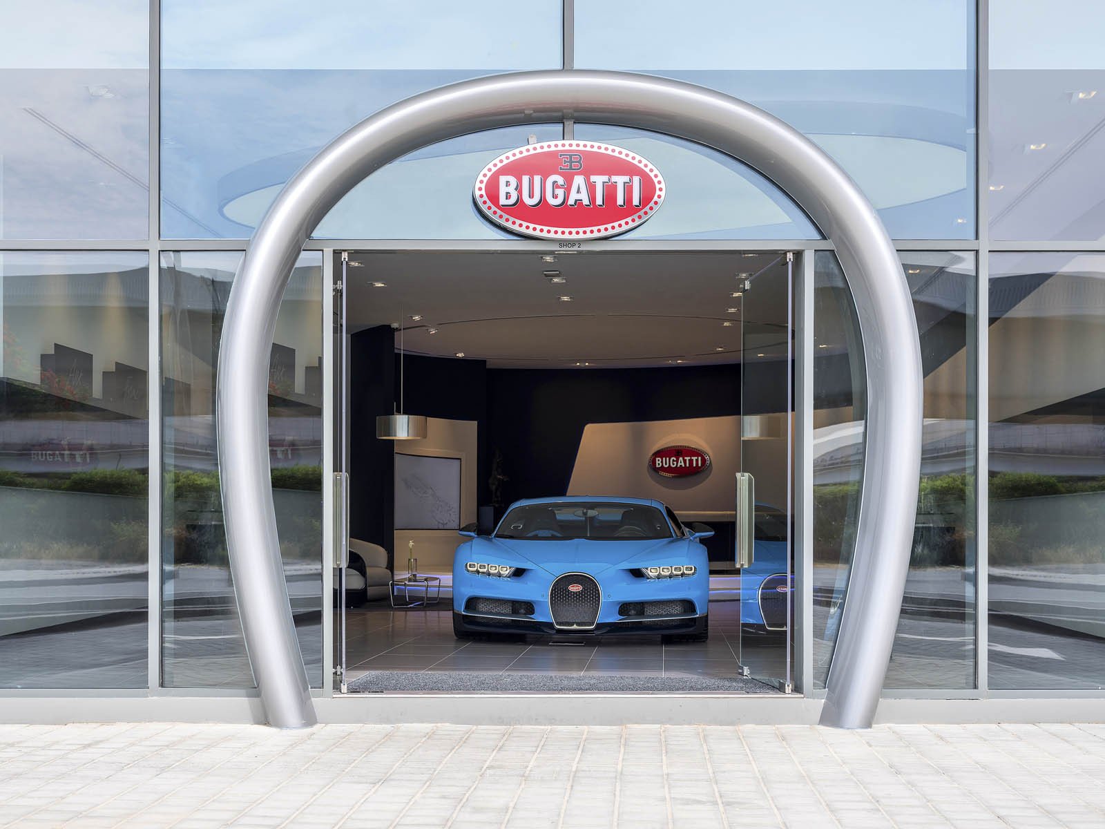 В Дубае открылся самый большой дилерский центр Bugatti | 11.05.2017 |  Владивосток - БезФормата