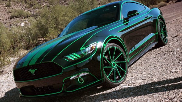 Ford Mustang получил футуристический тюнинг в стиле фильма «Трон»