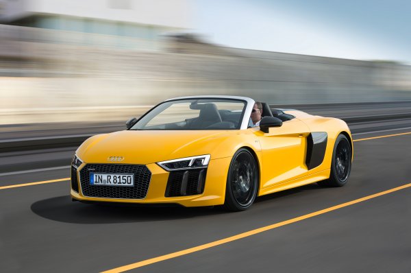 Суперкар Audi R8 Spyder 2017 года успешно прошел дорожные тесты