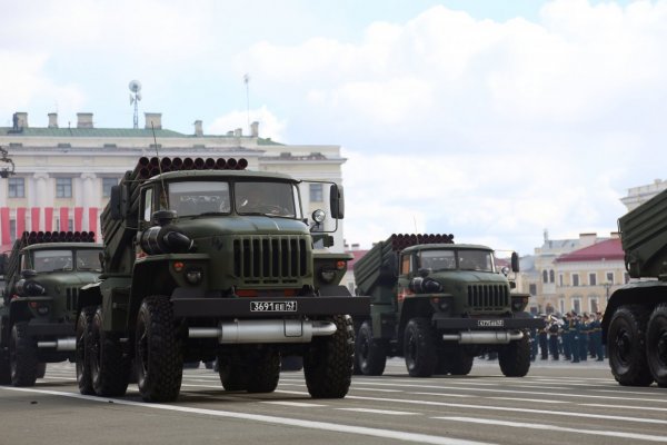 На Дворцовой площади в Санкт-Петербурге пройдет парад военной техники