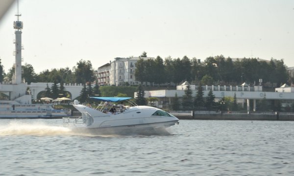 Презентация моторной скоростной яхты прошла в Ярославле