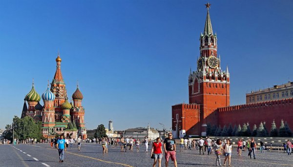 В Москве в День города на Красную площадь впустят только по приглашению