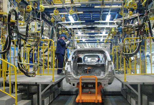 Власти Петербурга ожидают рост производства авто в 15% к концу года