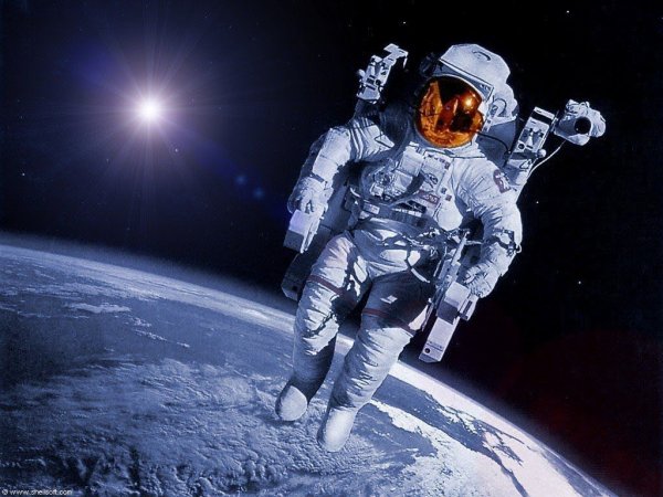Ученые рассказали, что с человеком случится в космосе без скафандра
