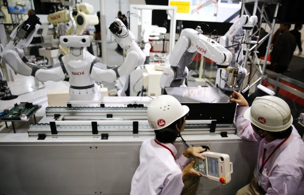 Эксперты развеяли мифы о роботах и рабочих местах
