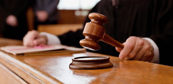 В Керчи суд приговорил к заключению грабителей пенсионерки