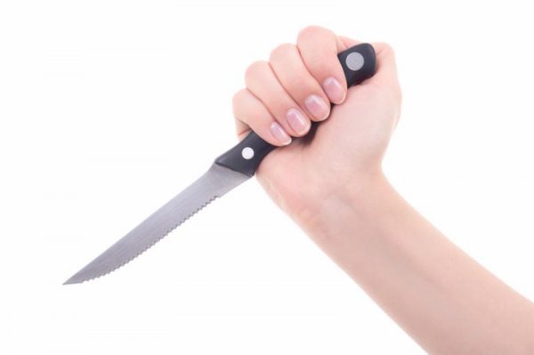 В Ростове женщина вонзила в спину своего сожителя нож