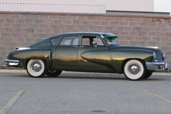 Уникальный автомобиль Tucker 48 с тремя фарами оценили в $1,5 млн