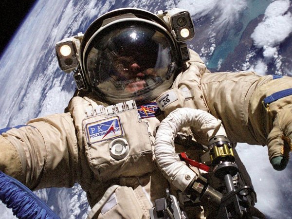 Россия переоденет астронавтов NASA в отечественные скафандры