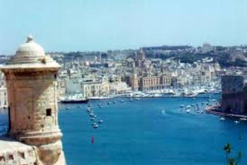 Кипр vs Мальта: почему инвестиционные программы гражданства так популярны среди знаменитых россиян