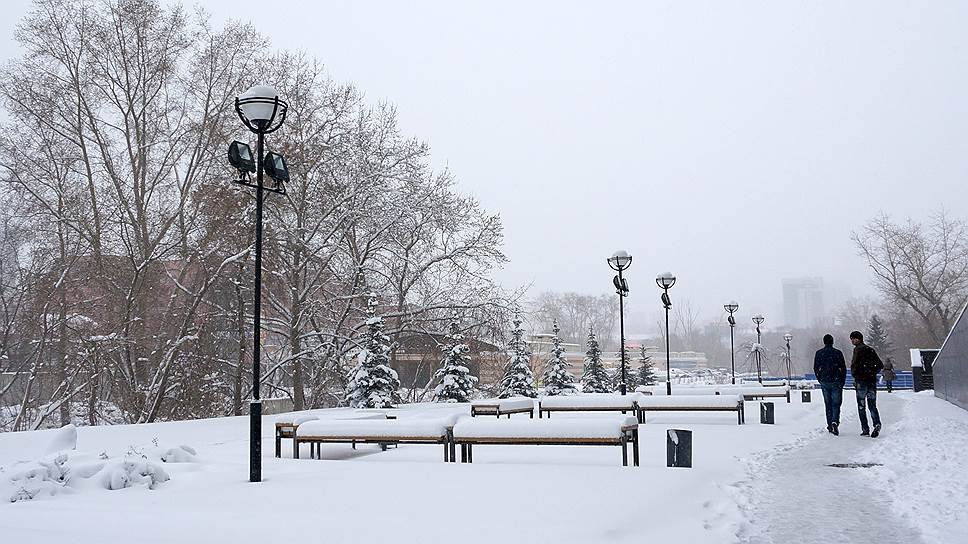 Екатеринбург снег сегодня фото