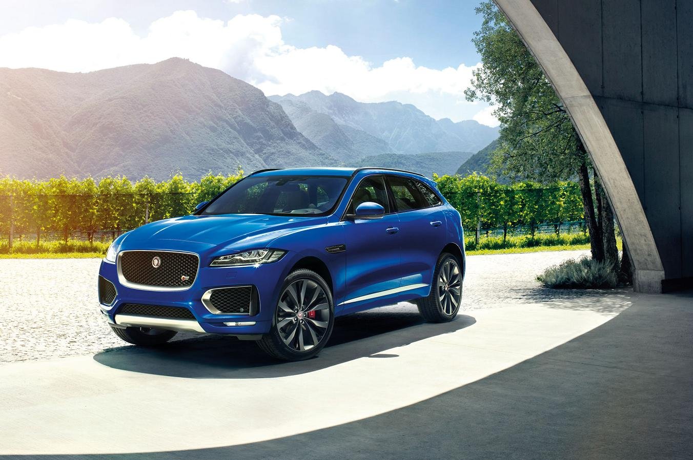 Новый кроссовер Jaguar f Pace