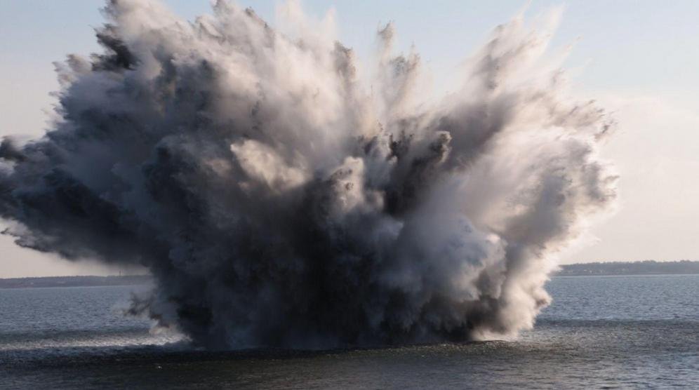 Как взрываются морские бомбы фото