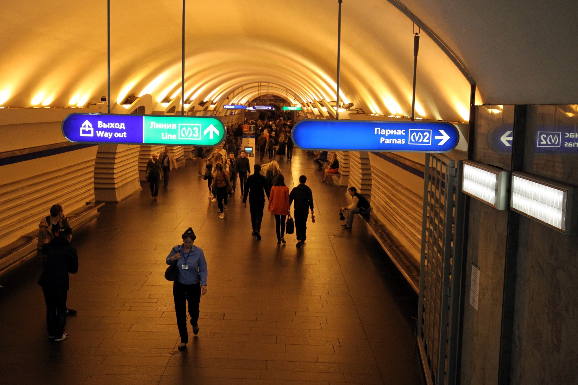 Станция метро гостиный двор санкт петербург фото