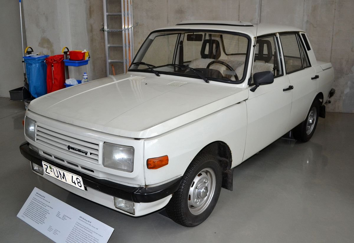 Автомобиль Wartburg 353