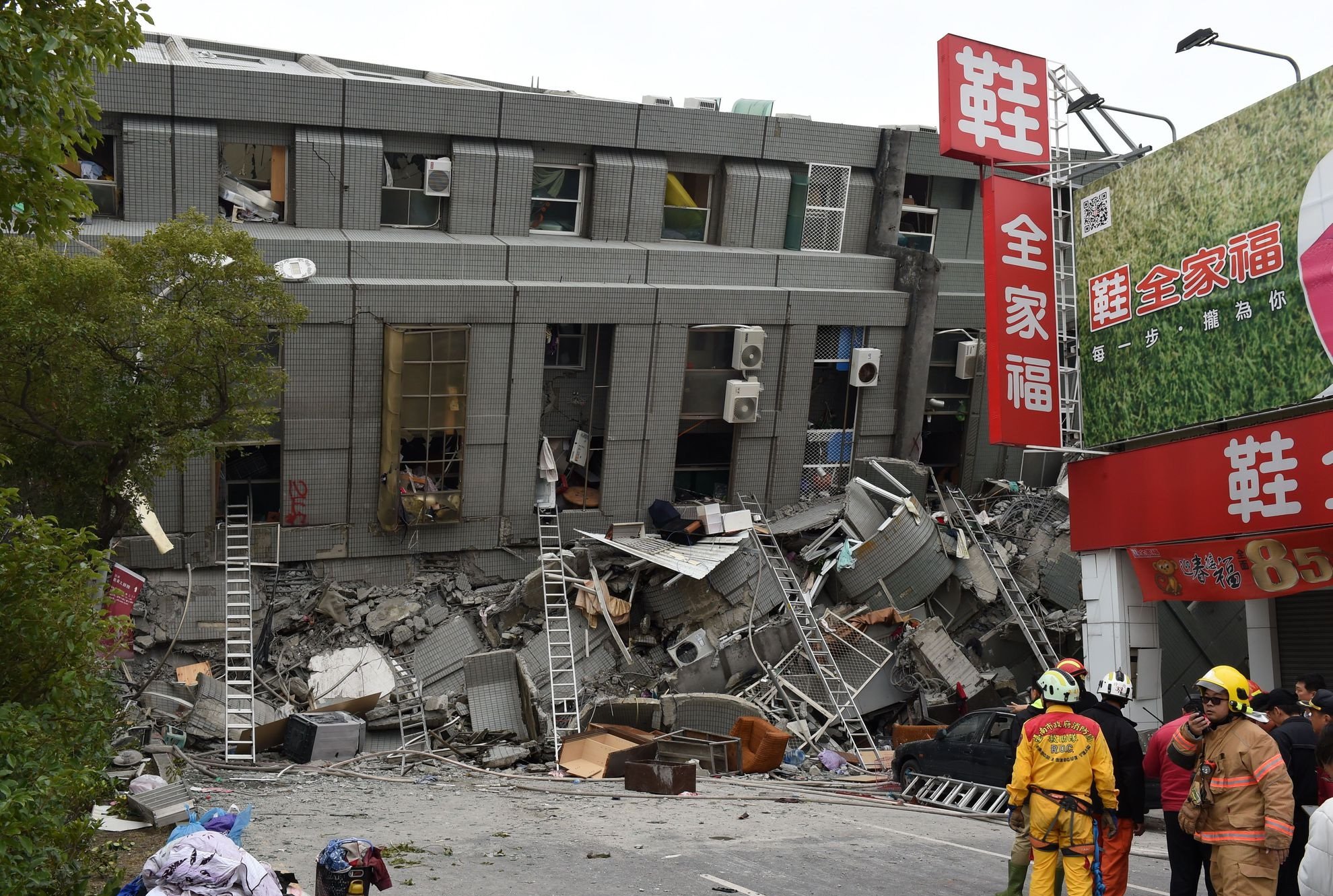Землетрясение в тайване. Тайвань 1999. Землетрясение на Тайване. Землетрясение магнитудой 5. Землетрясение Хуалянь.