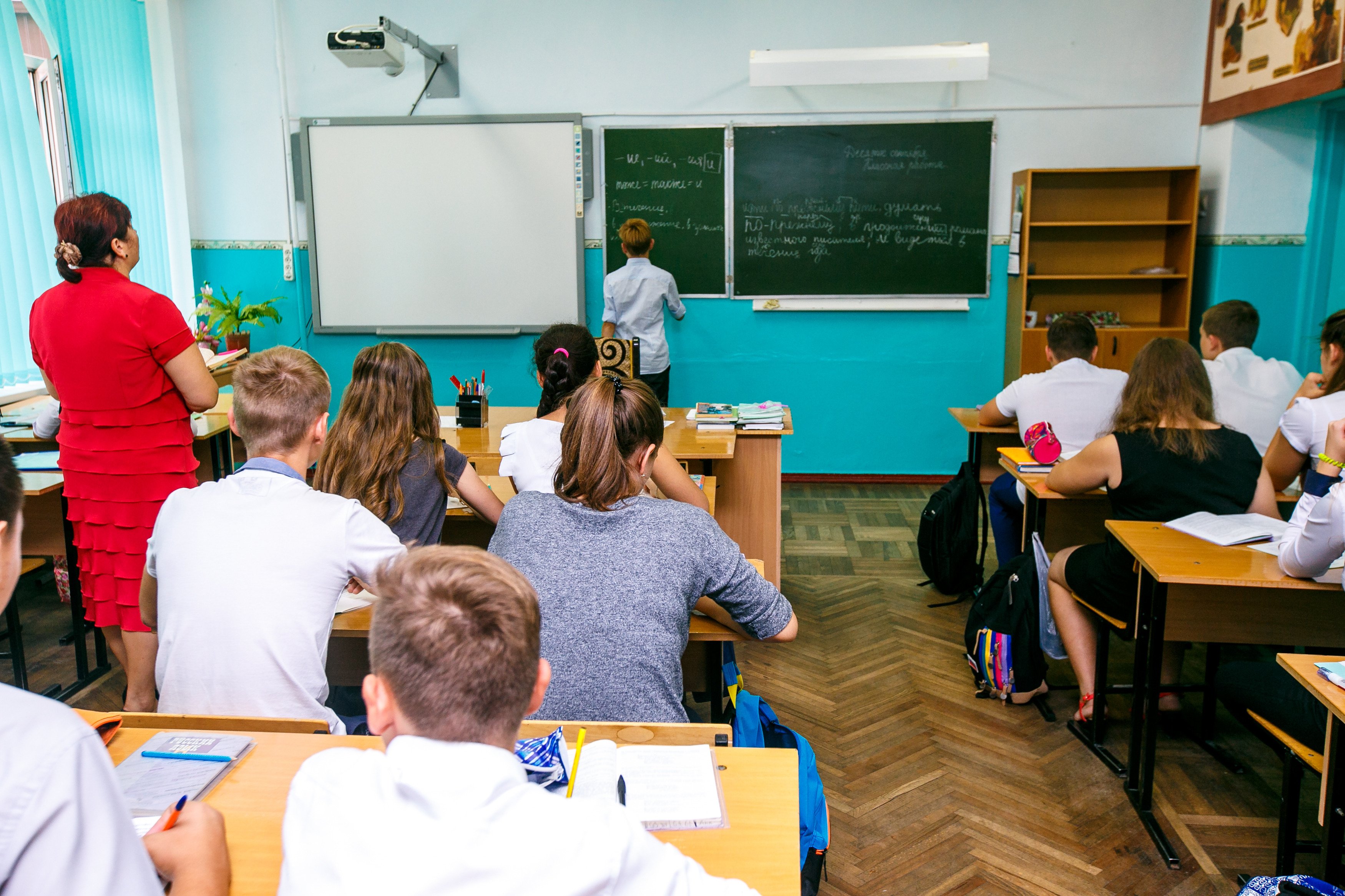 Новой школе новые учителя. Учителя в новых классах Москвы. Столичные учителя. Учителя столицы. Чего ждать учителям от новых трендов.