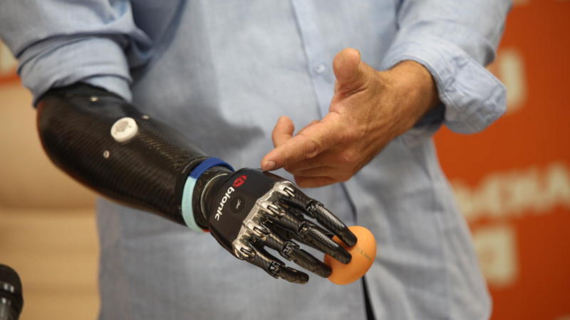 Самый дорогой протез. Бионический протез руки Джона Хопкинса. Touch Bionics протезы. Bebionic протезы. Джесси Салливан бионические протезы.