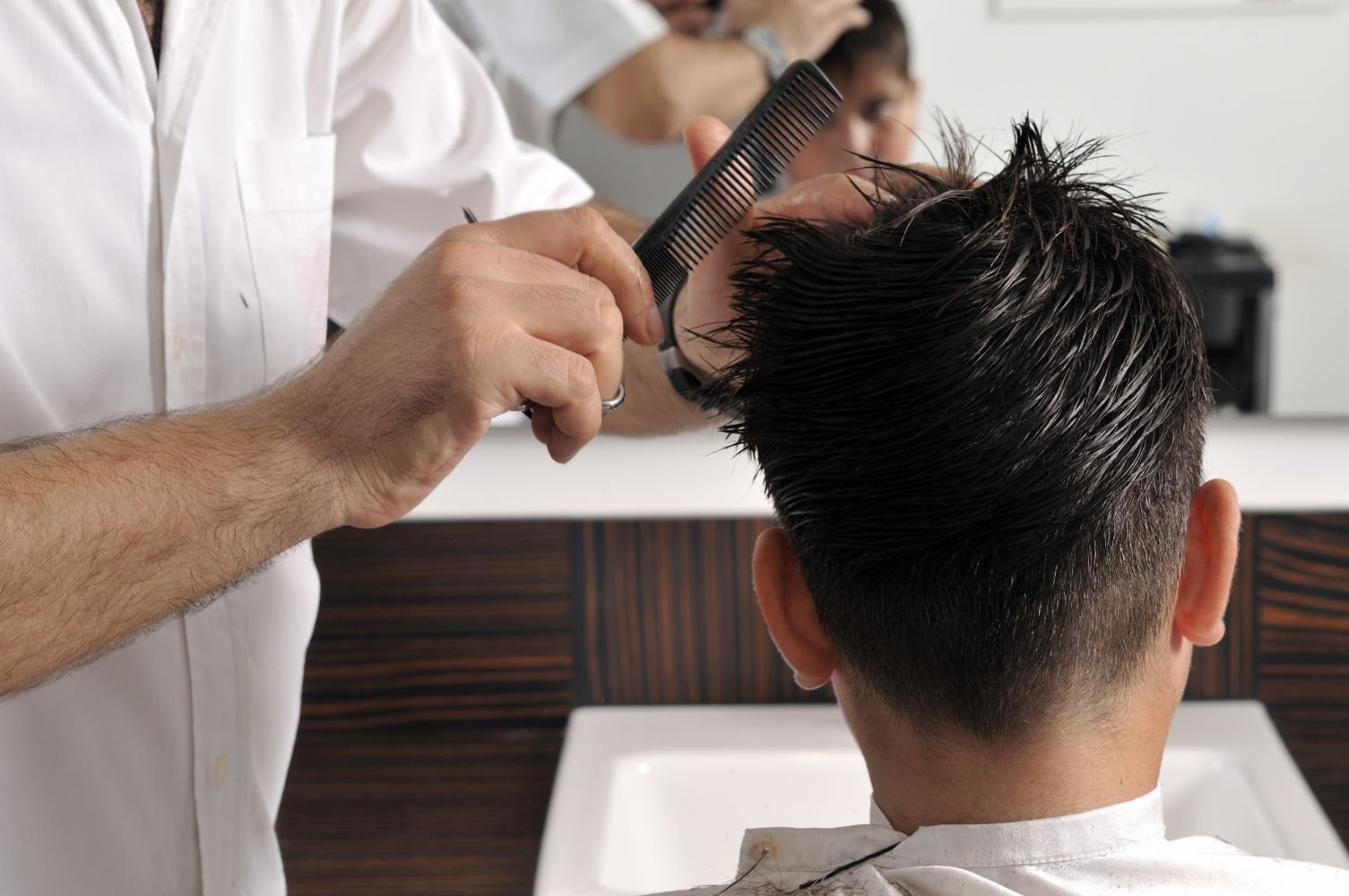 Почему парикмахер в женеве охотнее подстрижет