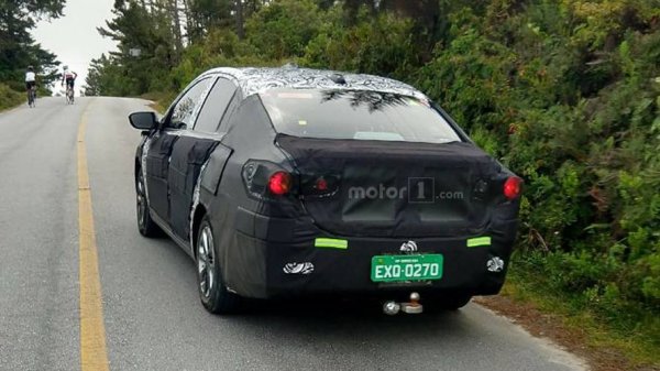 На тест-драйв выведен новый Chevrolet Cobalt