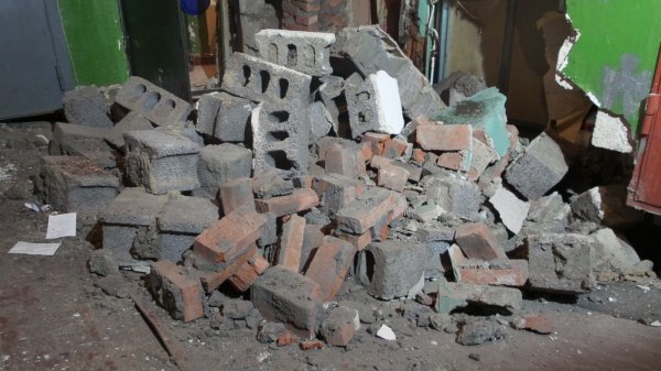 В Туле скончался мужчина из-за обрушения стены похоронного агентства
