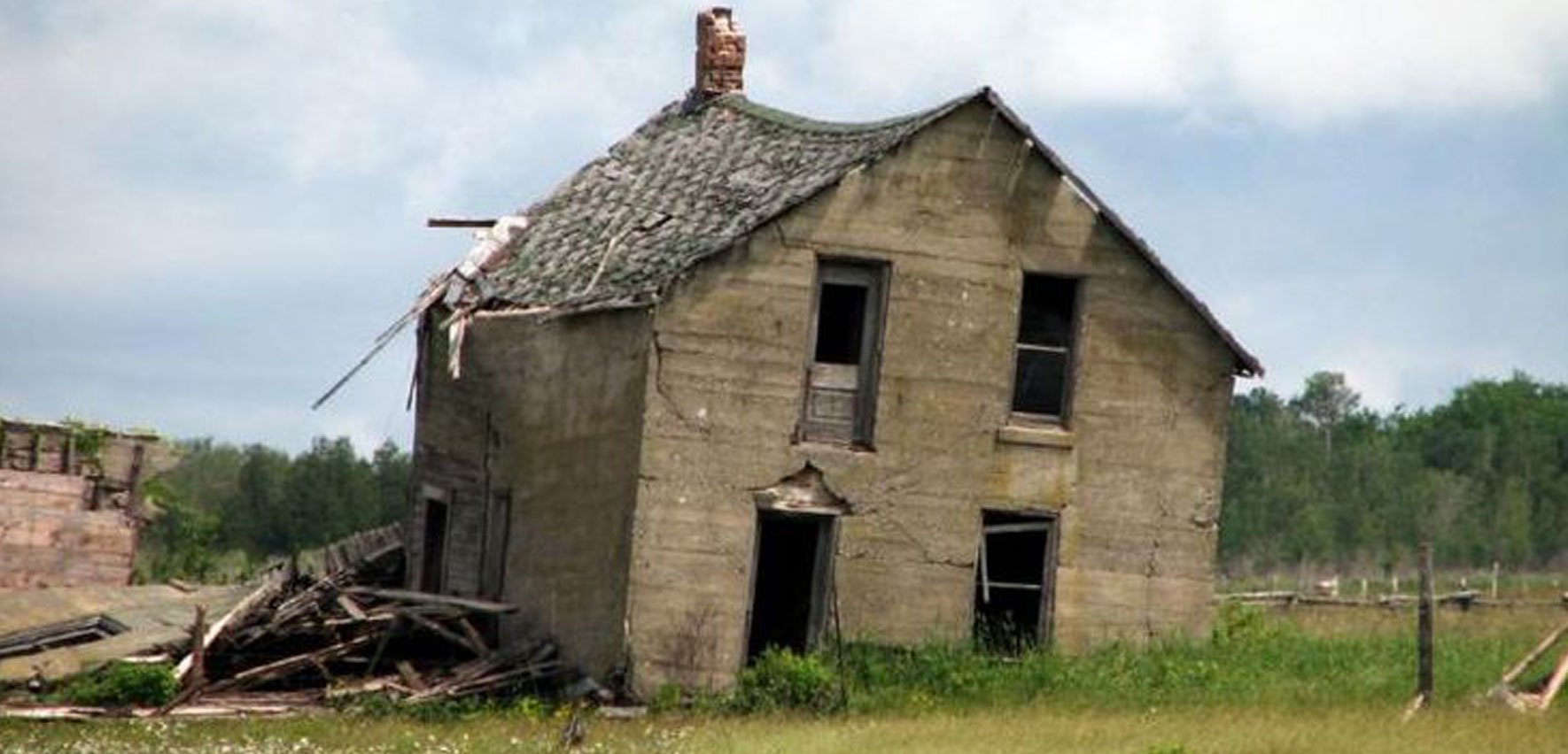 Старый недостроенный дом