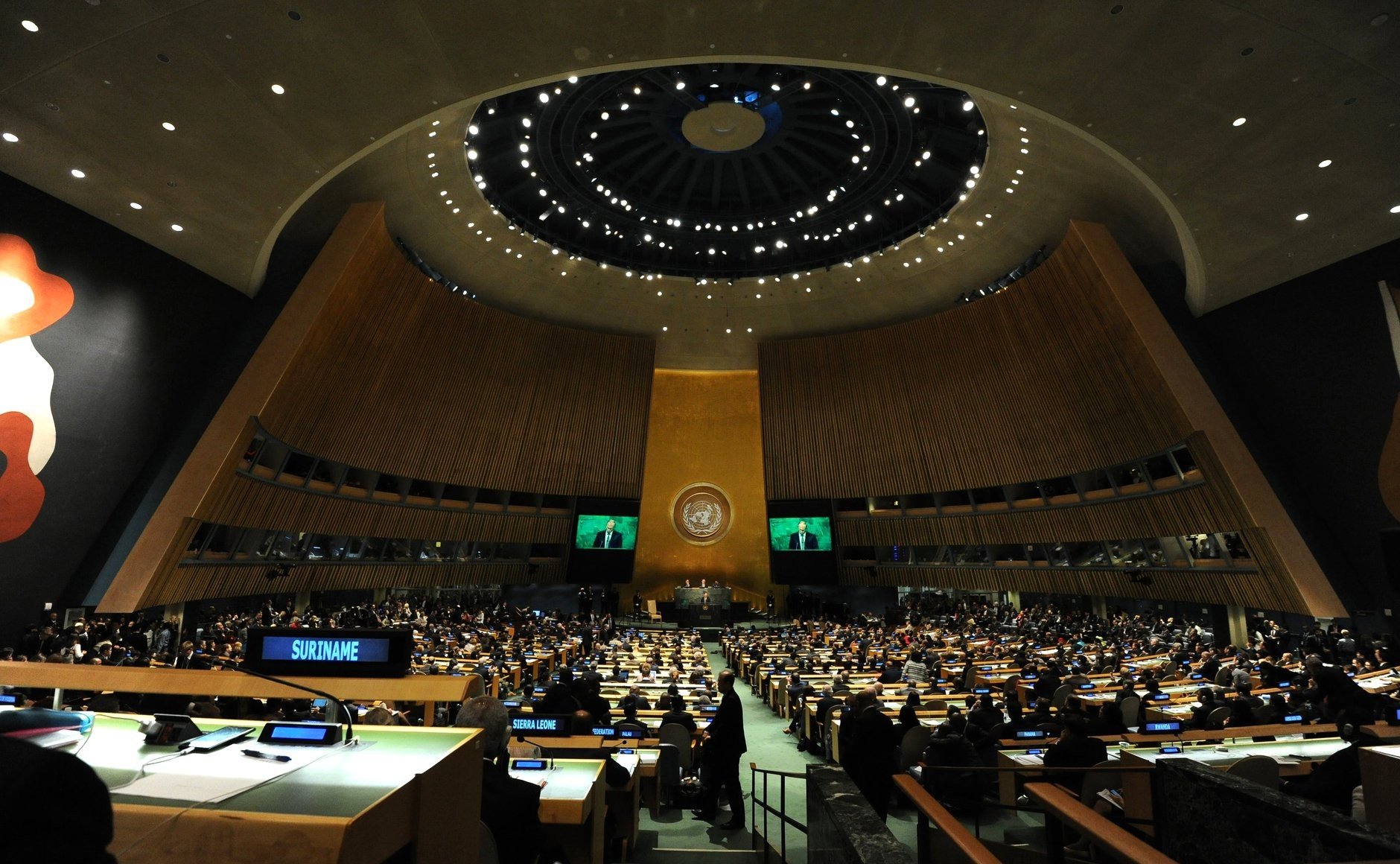 Ассамблея оон резолюции. Генеральная Ассамблея ООН. Зал Генеральной Ассамблеи ООН. Ассамблея ООН 2022 Гутерреш. Генеральная Ассамблея ООН 1959.