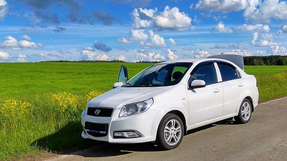 Равен 3 автомобиль. Chevrolet Nexia r3. Chevrolet Ravon r3 белый. Нексия 3 белый. Nexia 3 White.