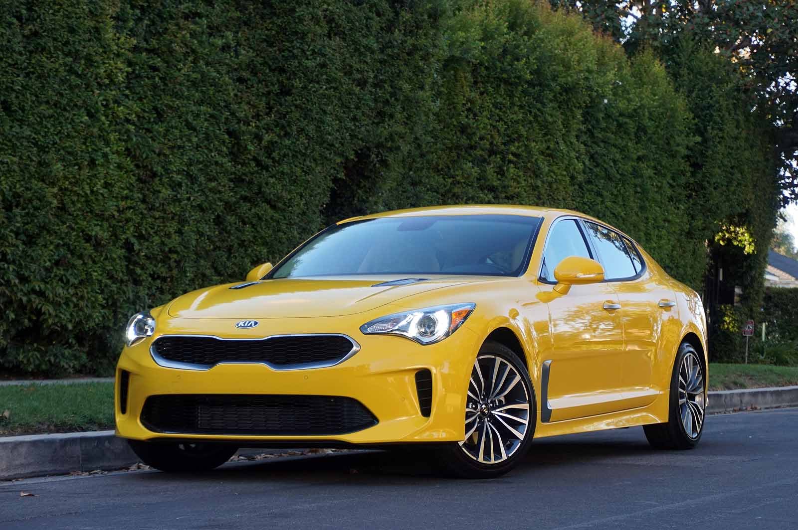 У желтых KIA Stinger обнаружили проблемы с лакокрасочным покрытием |  16.07.2018 | Владивосток - БезФормата