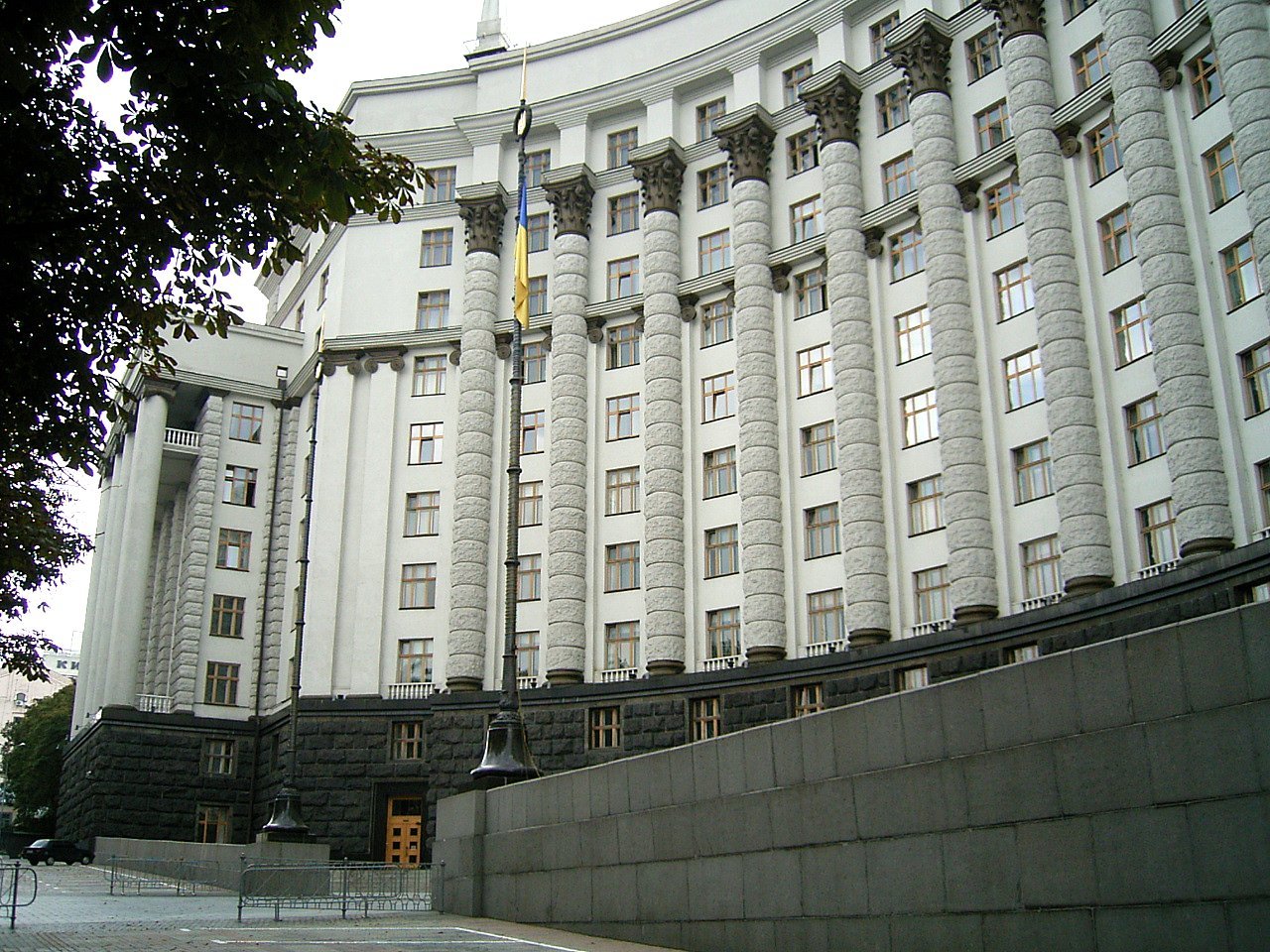 Здание кабинета министров Украины, арх. и. а. Фомин, Киев